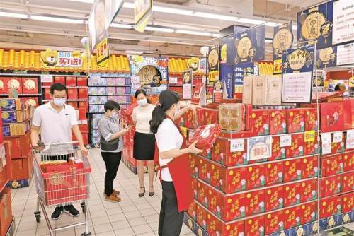 應(yīng)節(jié)食品迎銷量高峰 傳統(tǒng)月餅領(lǐng)跑市場，無糖新品異軍突起